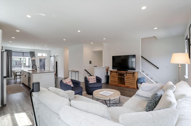 Listing Image 20