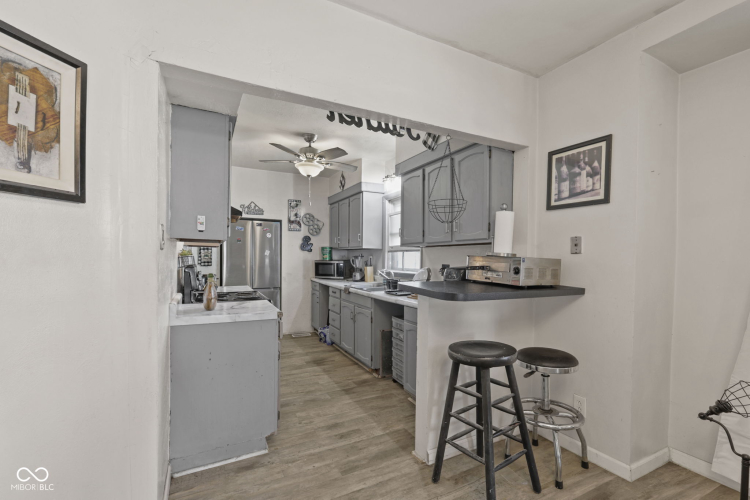 Listing Image 13