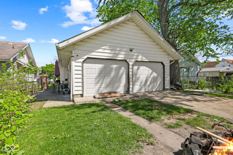 Listing Image 6