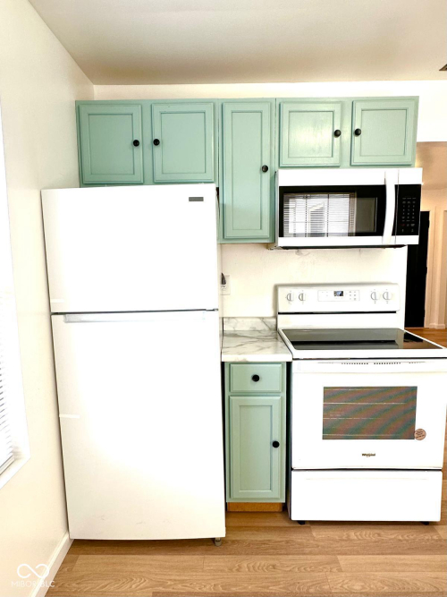 Listing Image 12
