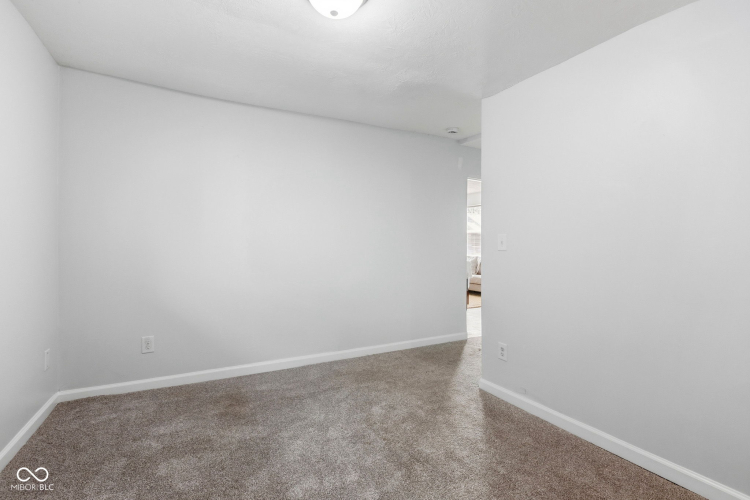 Listing Image 26