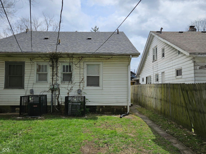 Listing Image 12