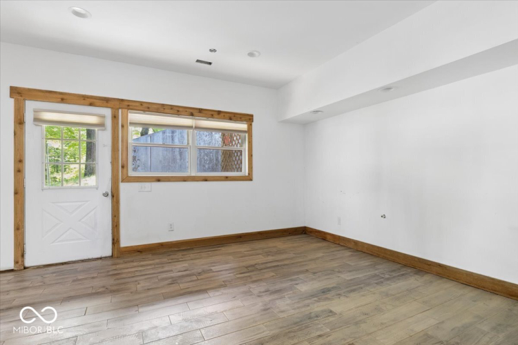 Listing Image 33