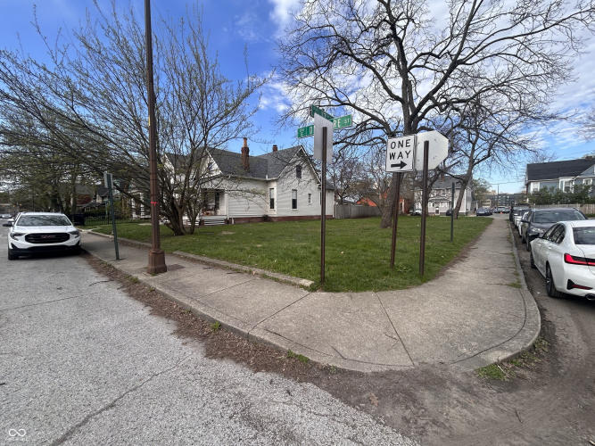 Listing Image 4
