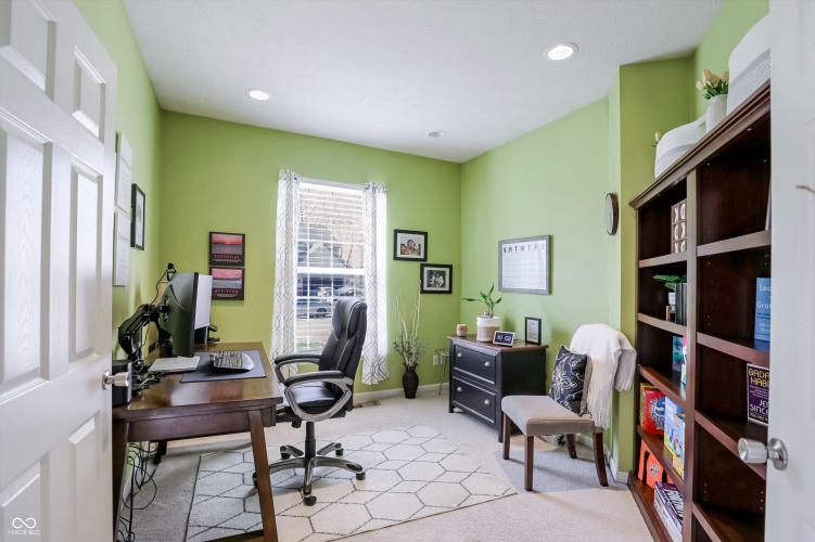 Listing Image 11
