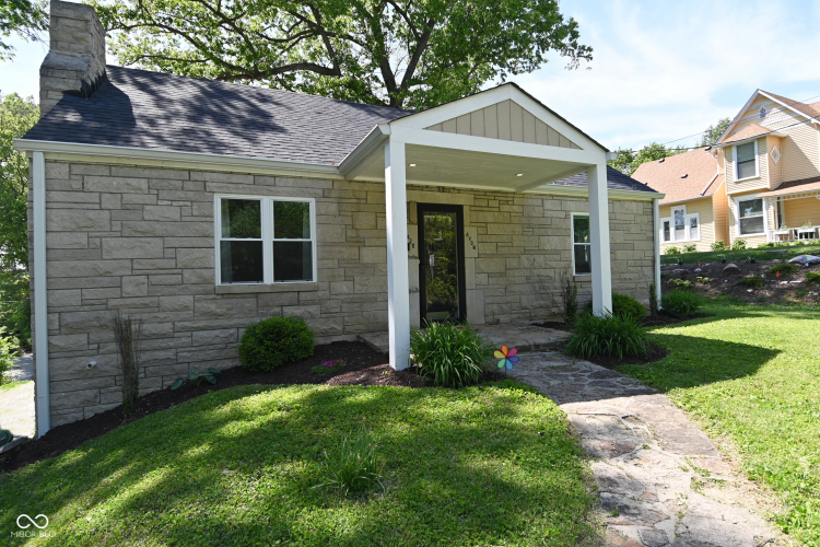 Listing Image 3