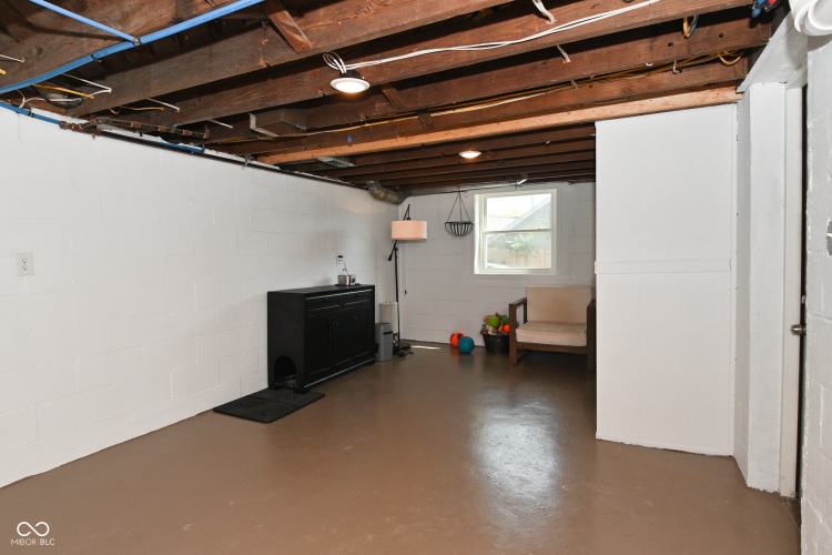 Listing Image 36