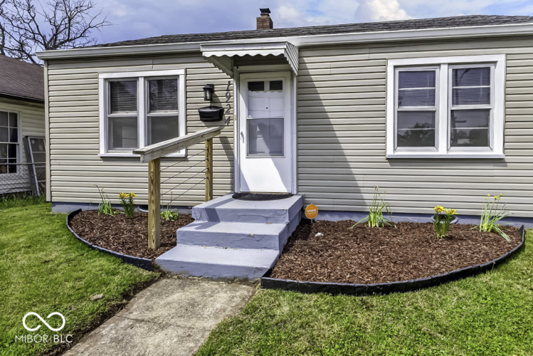 Listing Image 5
