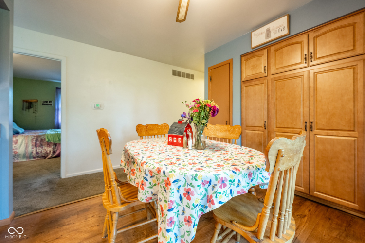Listing Image 23