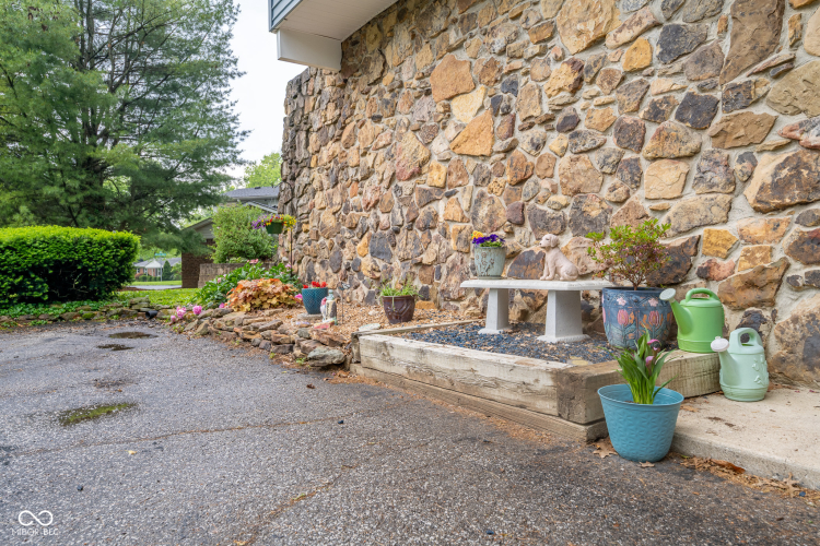 Listing Image 58