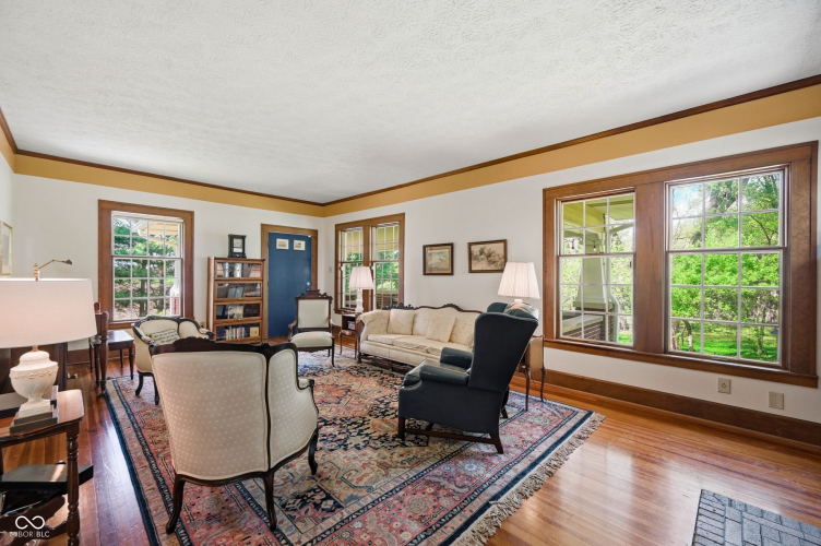 Listing Image 5
