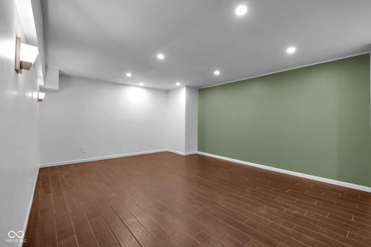 Listing Image 50