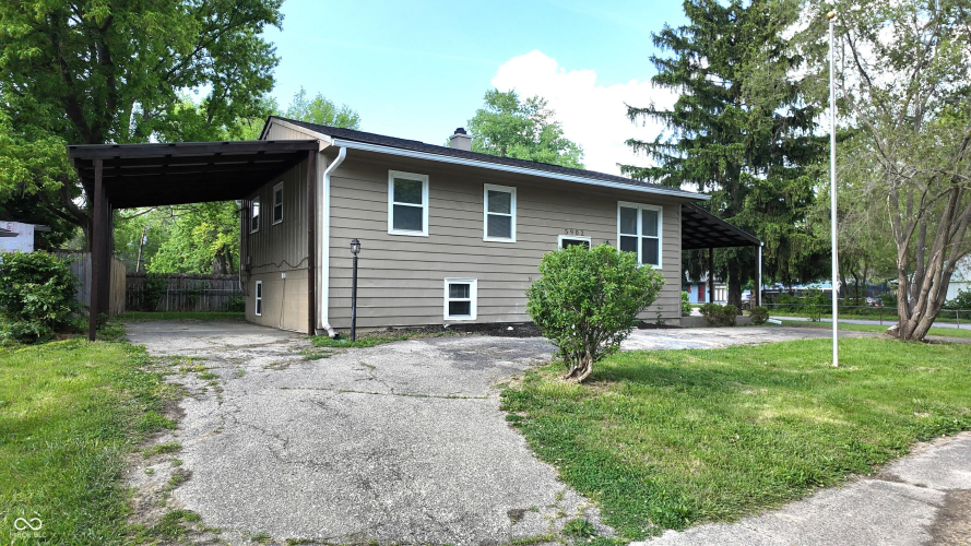 Listing Image 4