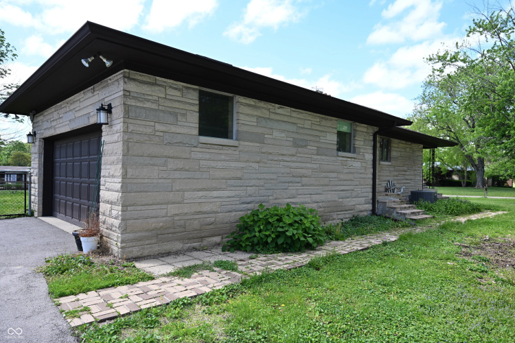 Listing Image 30