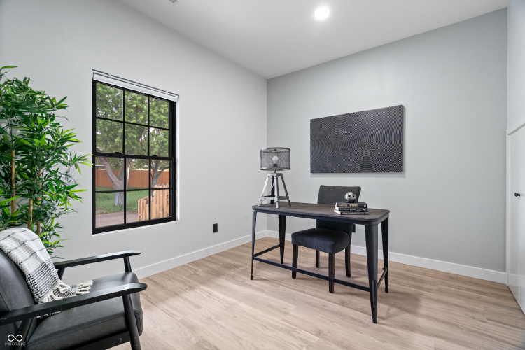 Listing Image 12