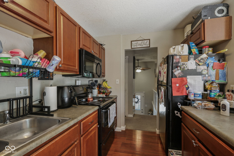 Listing Image 12