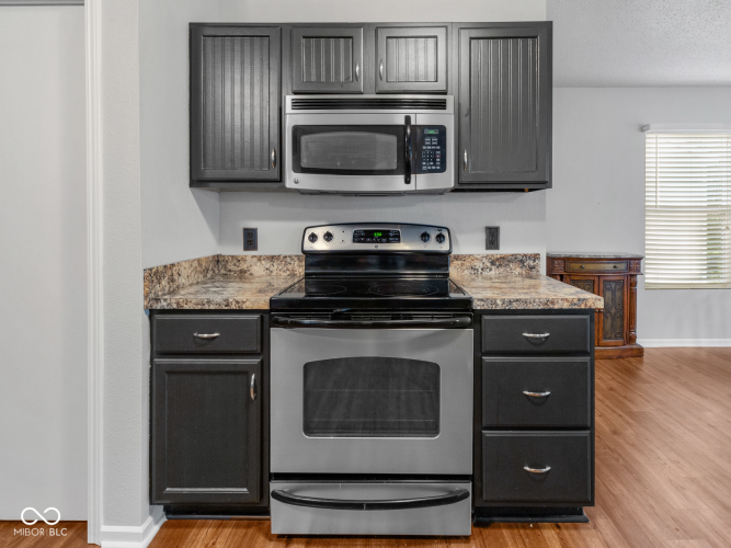 Listing Image 15