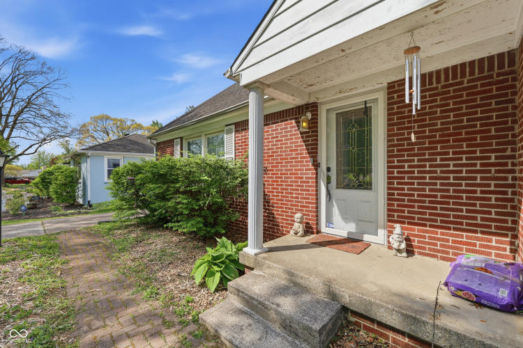 Listing Image 3