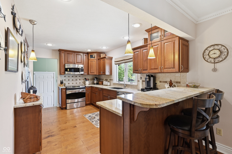 Listing Image 14