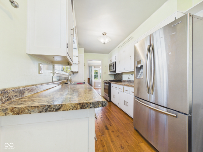 Listing Image 7