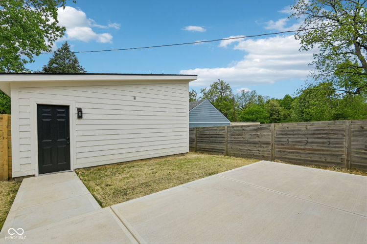 Listing Image 42