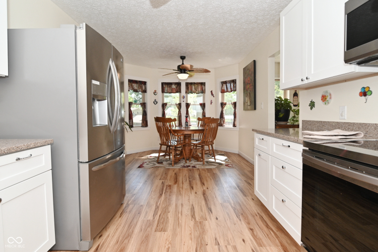 Listing Image 14