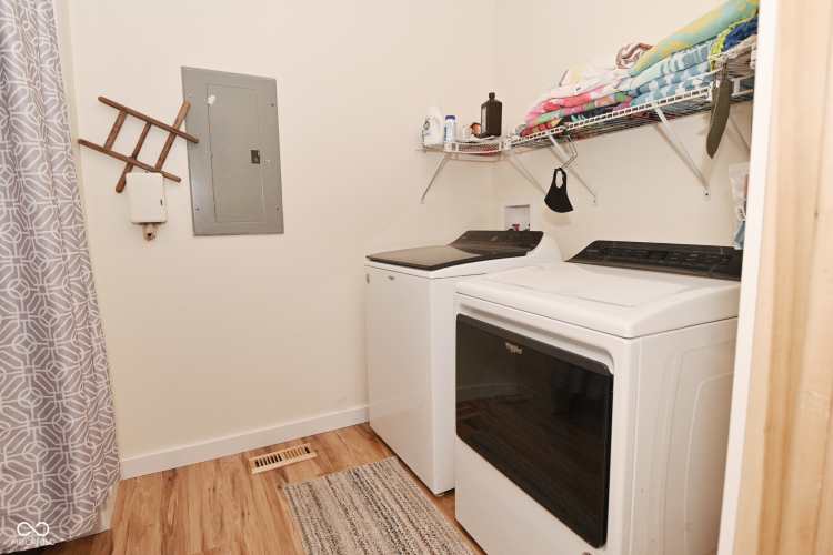 Listing Image 17