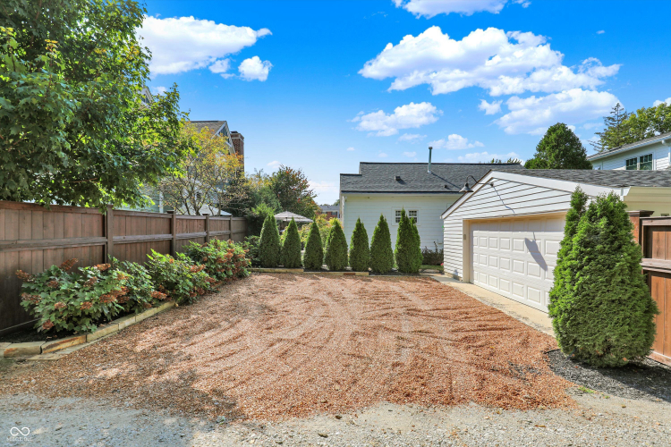 Listing Image 79