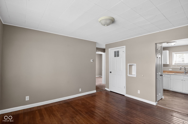 Listing Image 25