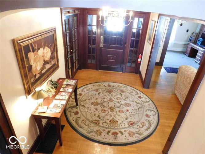 Listing Image 3