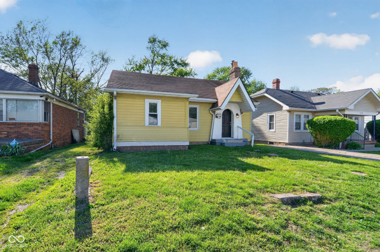 Listing Image 4