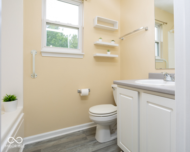 Listing Image 15