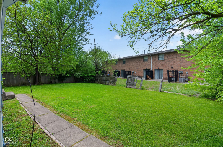 Listing Image 4