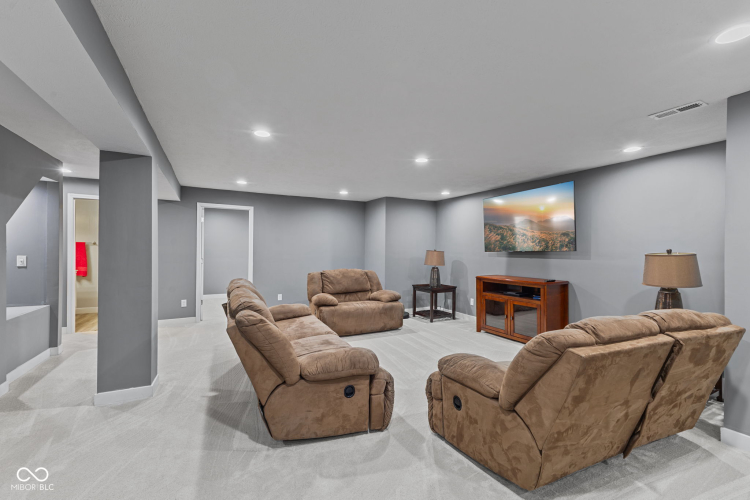 Listing Image 53