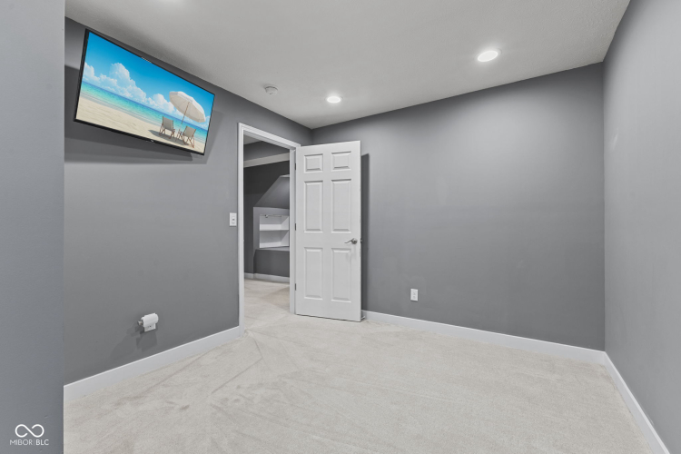 Listing Image 59