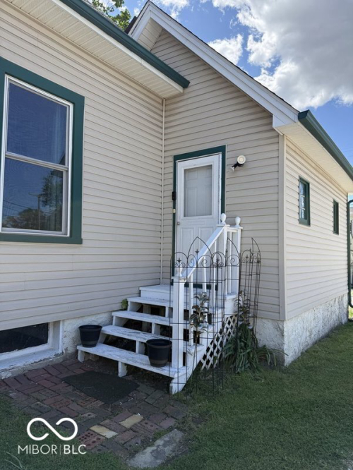 Listing Image 6