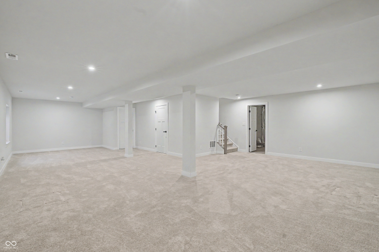 Listing Image 33