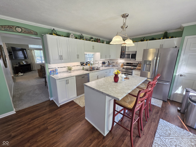Listing Image 9