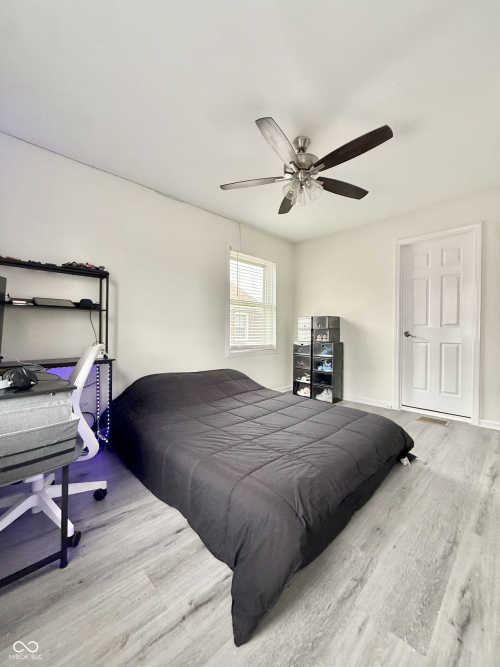 Listing Image 18