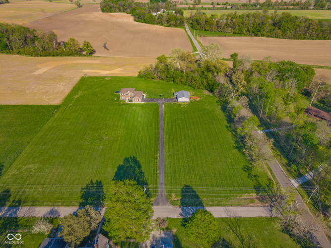 Listing Image 4