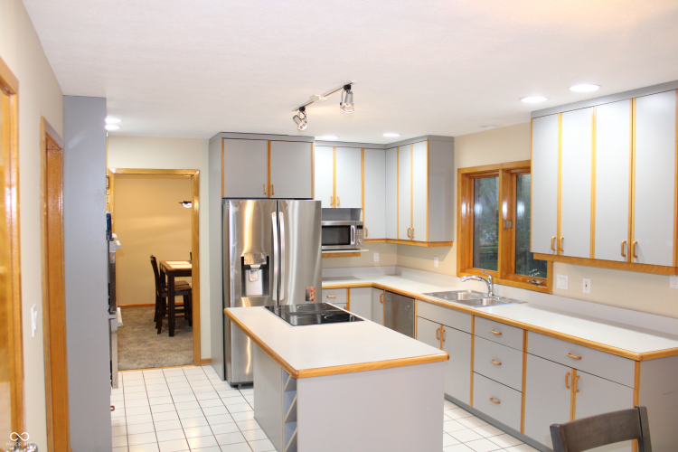 Listing Image 12