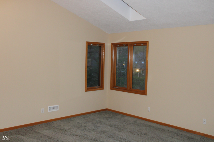 Listing Image 24