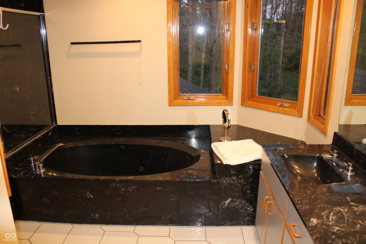 Listing Image 27