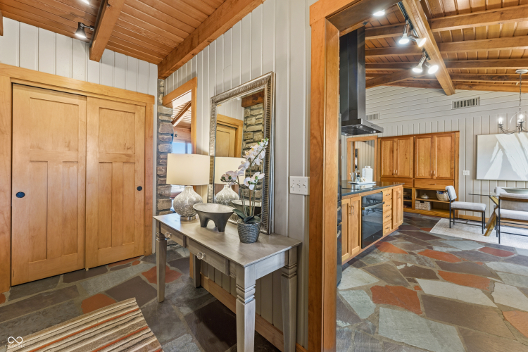 Listing Image 64