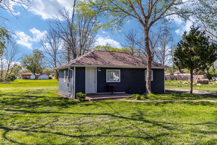 Listing Image 12
