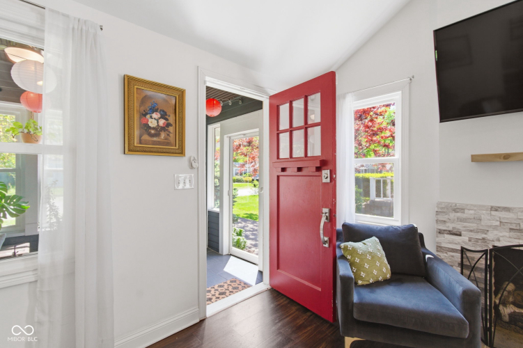 Listing Image 7
