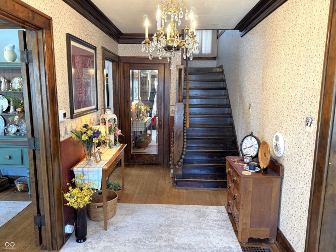 Listing Image 6