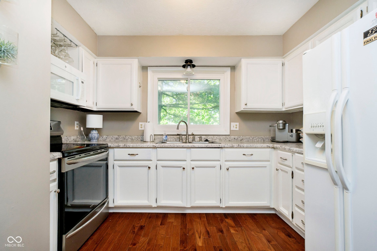 Listing Image 6