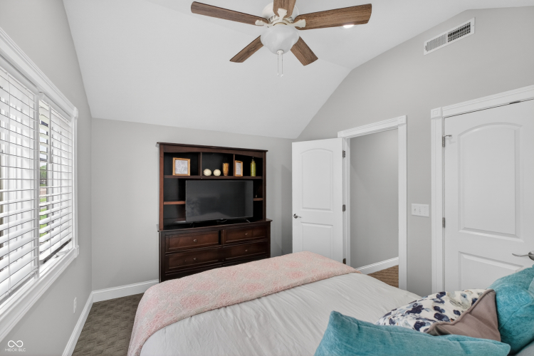 Listing Image 55