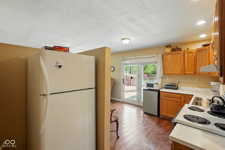 Listing Image 19